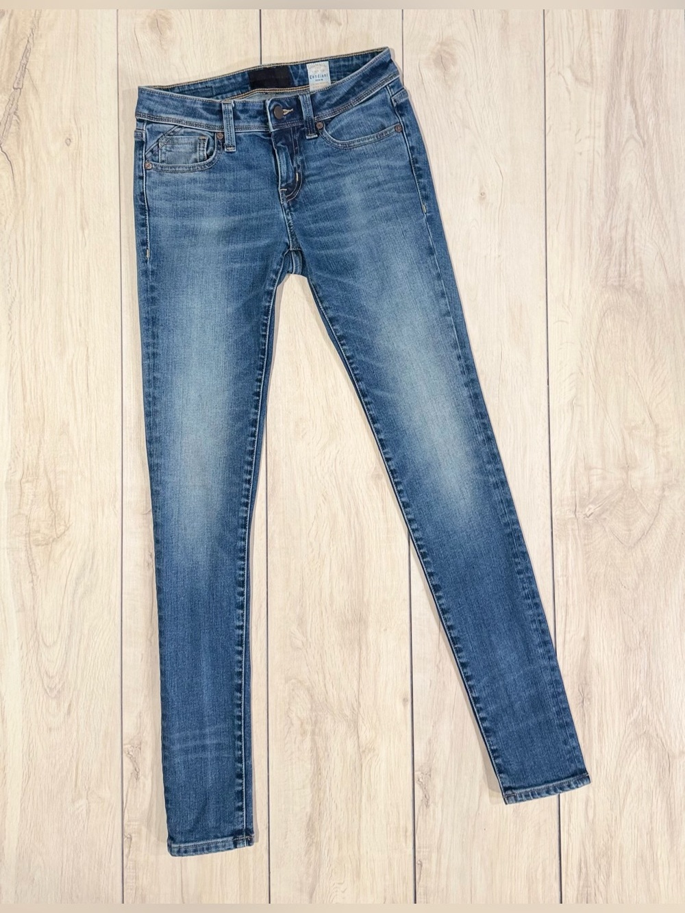 Buckle Black No.53 Skinny Jeans 24R High Quality Stretch Denim Midrise Med Wash